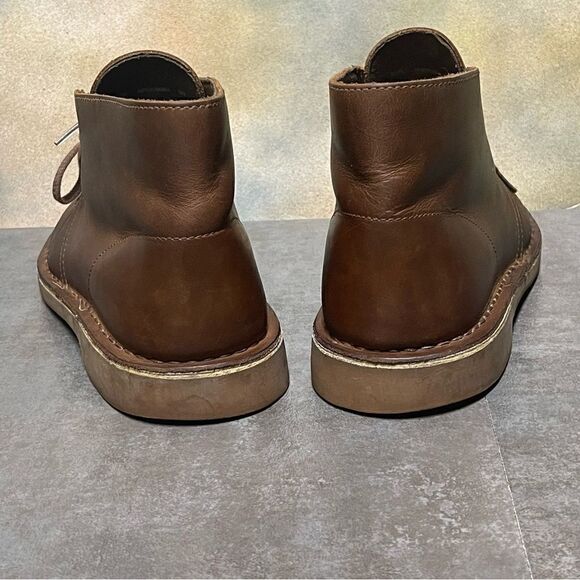 Clarks Classic Leather Brown Chukka Boots Men\'s Size 10M